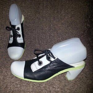 EJECT Portugal-Oxford Style Slip Ons-Black/Off White Leather-Sz 41-10.5 US-NM